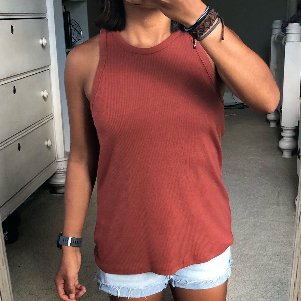 BASIC TANK TOP